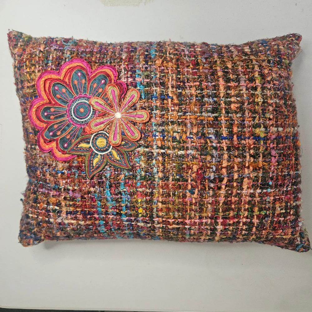 Pier 1‎ Imports Boho Floral Embroidered Tweed Throw Pillow Magenta Purple 17x12